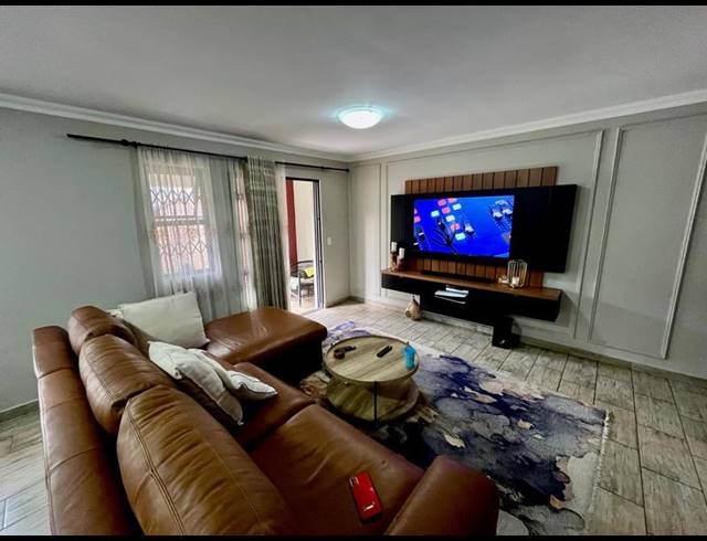 3 BEDROOM TOWNHOUSE FOR SALE IN MONTANA TUINE